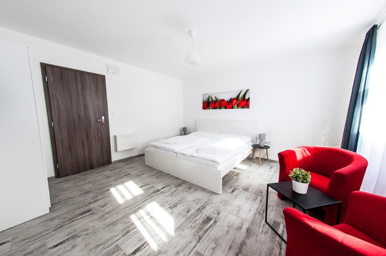 Rezidence Cerny Medved Hotel Znojmo Exterior photo